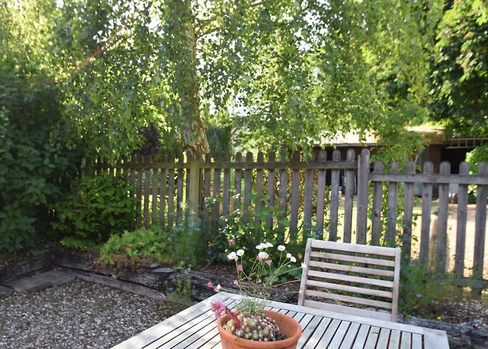 The Red Shed Entire Home For 2 Private Garden And Parking 2 Miles From Bury St Edmunds