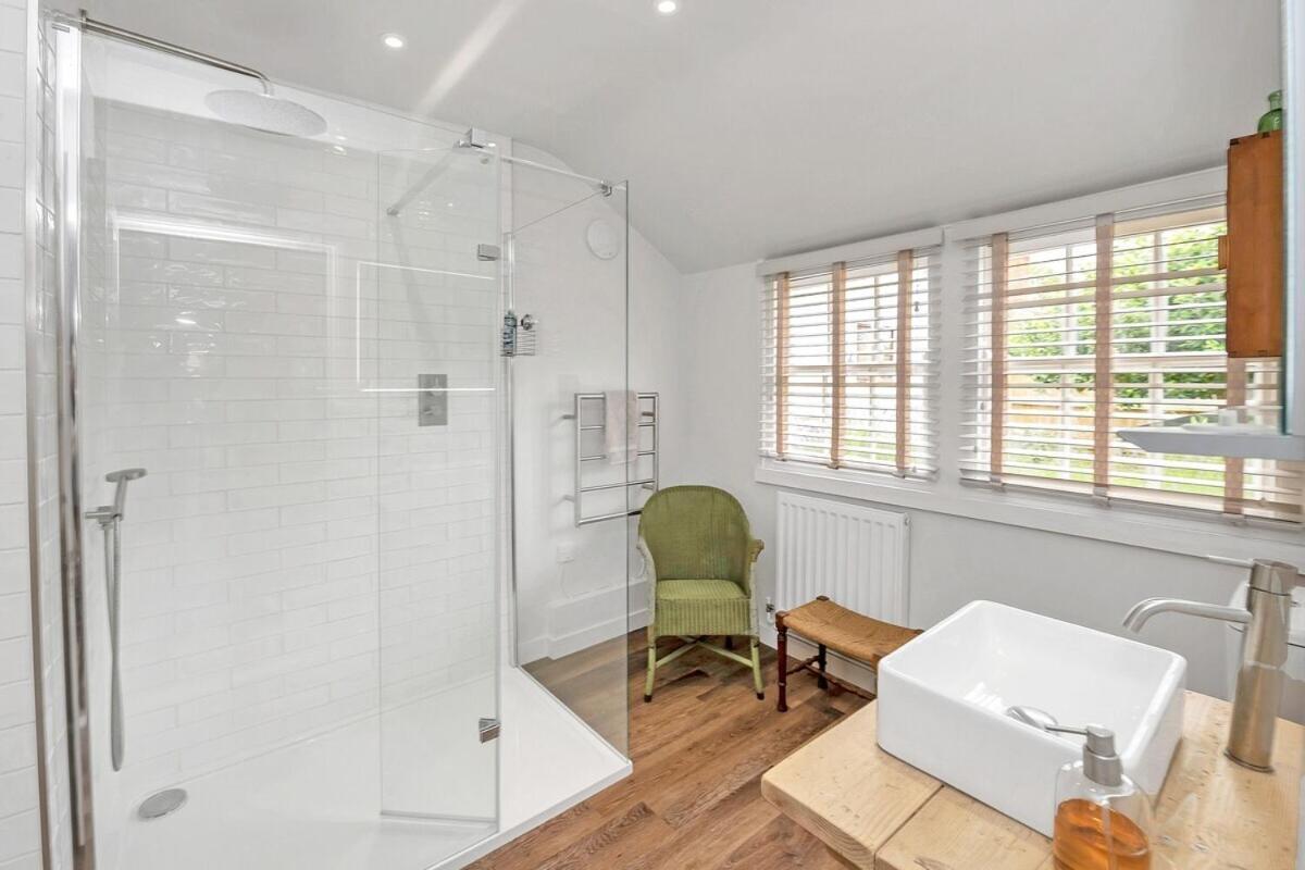 Holiday home The Red Shed Entire For 2 Private Garden And Parking 2 Miles From Bury St Edmunds